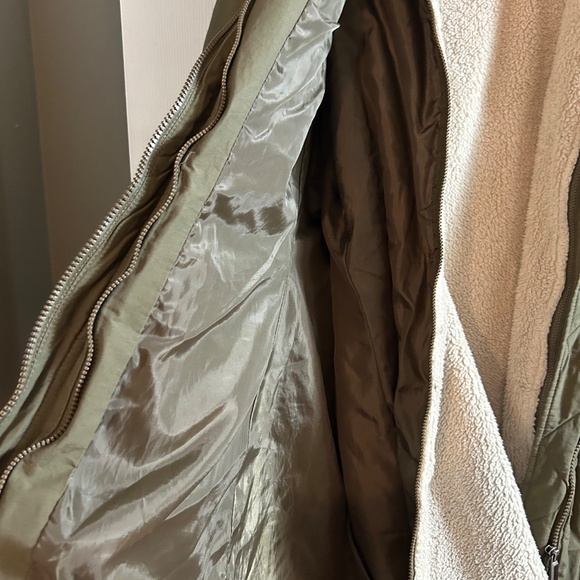 Ricki's Ladies Size XS Olive Green Fleece Vest Hip Length Hooded Winter Coat - Picture 6 of 15